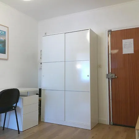 Le Verlaine Apartment *