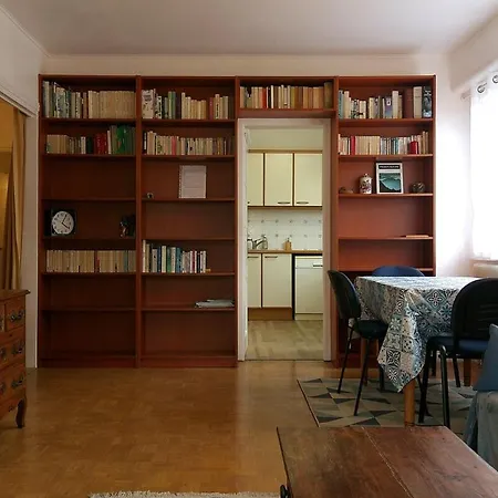 Le Verlaine Apartment
